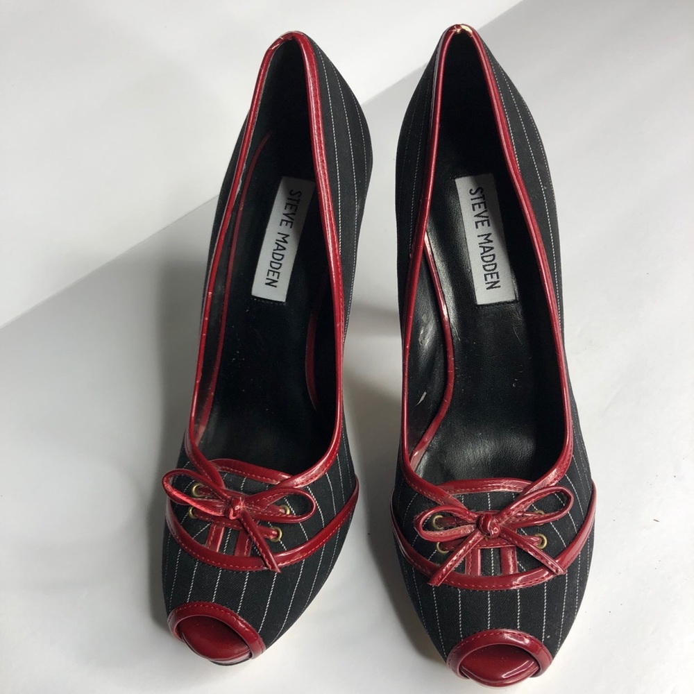 LIKE NEW Steve Madden Retro Pin Up Striped Heel